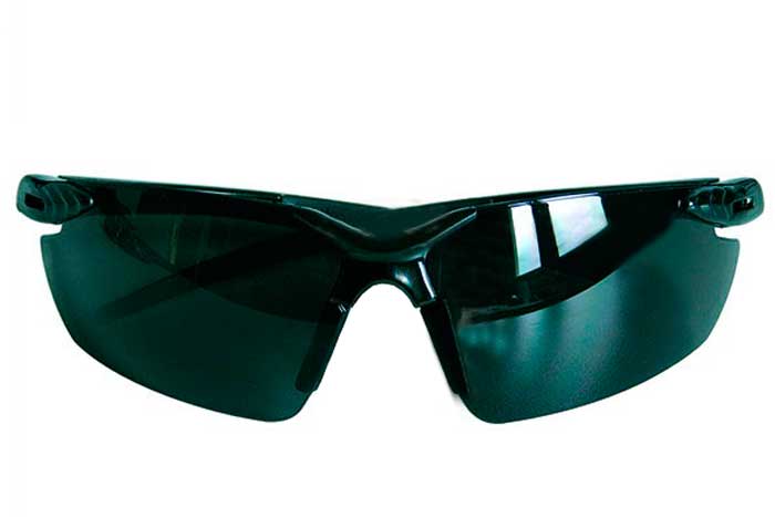Купить очки калининград. Очки с УФ фильтром. Очки с ультрафиолетовым фильтром. Защитные очки с UV фильтром. Сольные защитные очки с УФ фильтром.
